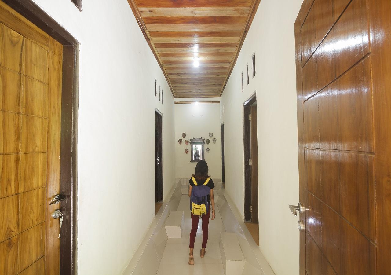 Dorme Tree Hostel Labuan Bajo Ngoại thất bức ảnh