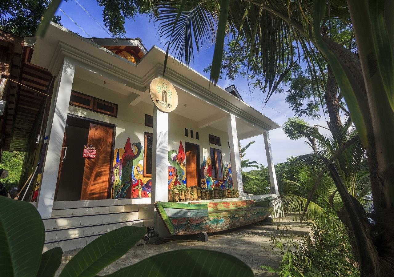 Dorme Tree Hostel Labuan Bajo Ngoại thất bức ảnh