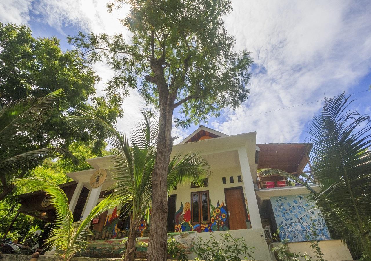 Dorme Tree Hostel Labuan Bajo Ngoại thất bức ảnh